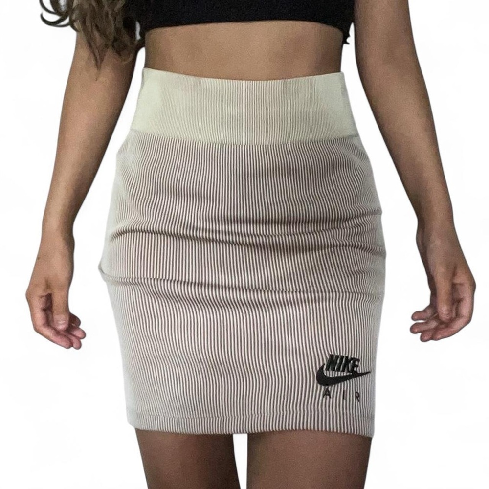 Nike Women's Cream and Black Pencil Skirt
